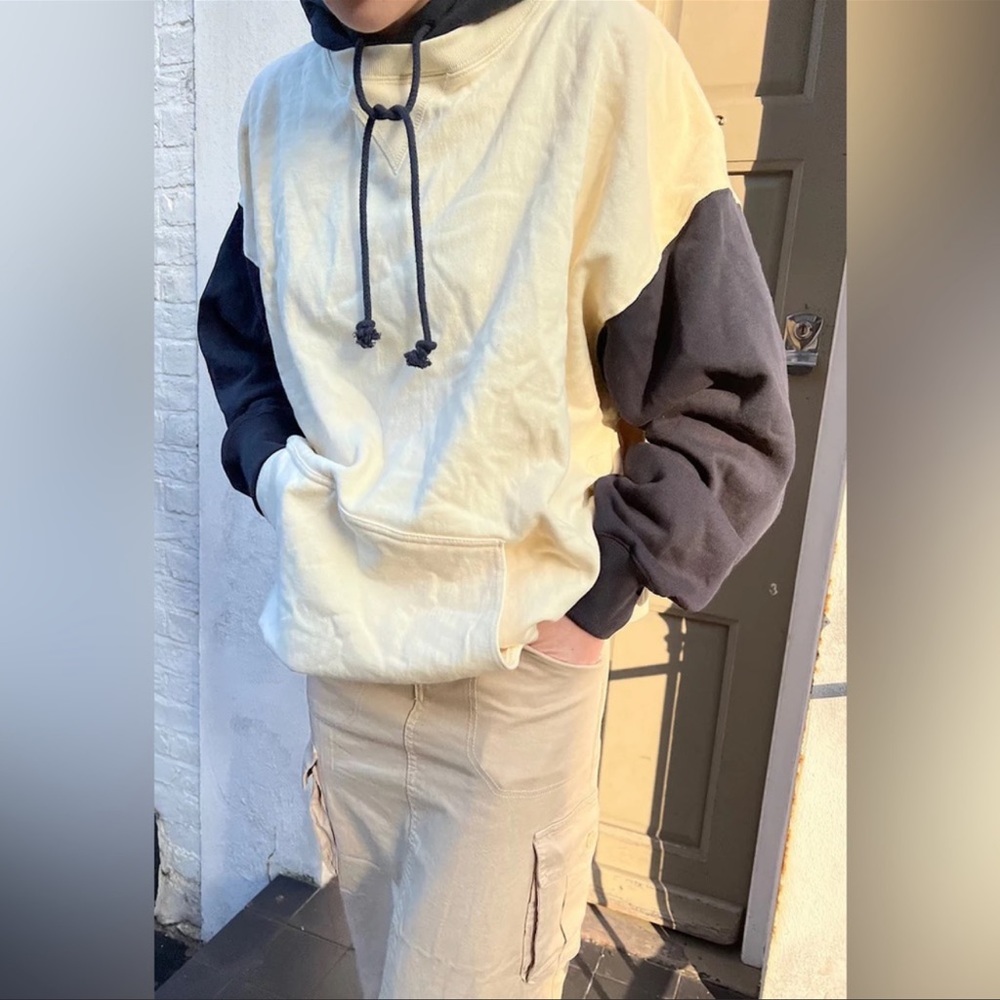 Brandy Melville Christy Hoodie Navy and Cream Pullover